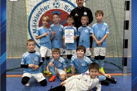 UNITED F-JUGEND BELEGT DEN 6. PLATZ BEIM HALLENTURNIER